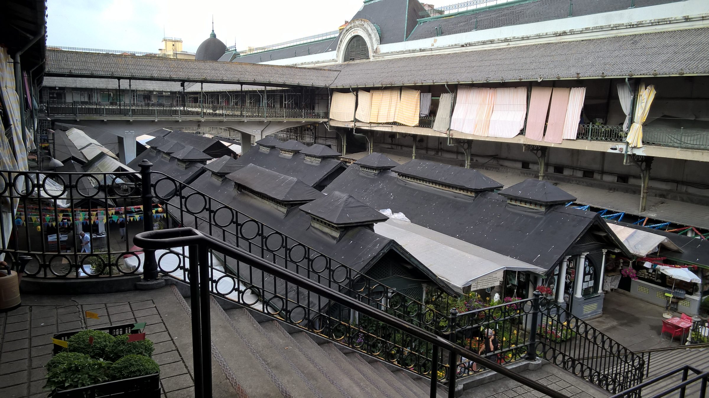 Mercado do Bolhao market hall in Porto